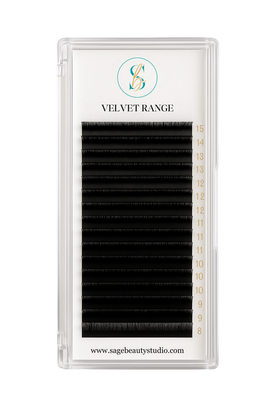 Mixed-length matte black lash tray with 16 rows of premium lash extensions designed for professional lash artists. Features rich dark lashes with no flashback and seamless fanning.