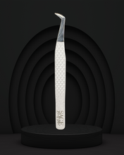 Load image into Gallery viewer, Fluff me Up Boot Volume Tweezer with diamond grip
