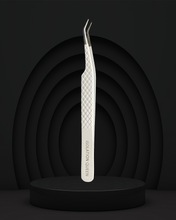 Load image into Gallery viewer, Isolation Queen Tweezer with diamond grip
